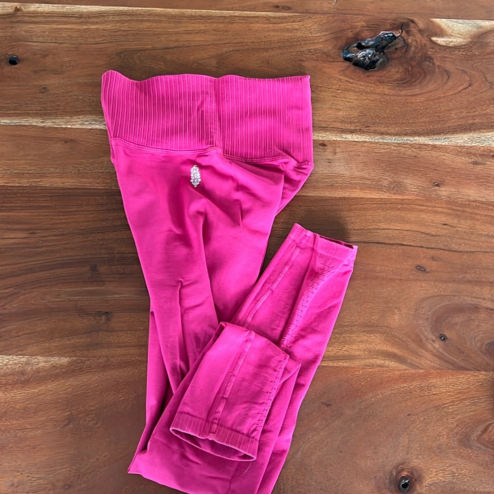 FP Movement High-Rise 7/8 Length Good Karma Legging XS/S raspberry